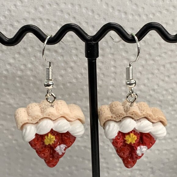 Pie Earring, Strawberry Earring, Strawberry Pie Earring, Fruit Earring, Gift - Picture 3 of 7